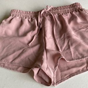 Junior’s size XS, mauve shorts.